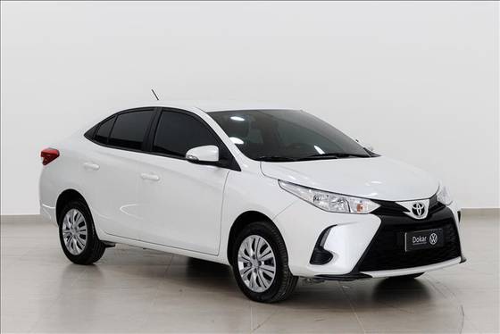 TOYOTA YARIS 1.5 16V FLEX SEDAN XLS CONNECT MULTIDRIVE TOYOTA YARIS 1.5 16V FLEX SEDAN XLS CONNECT MULTIDRIVE